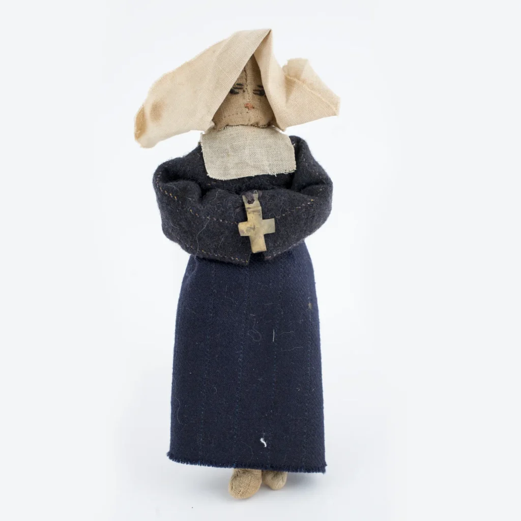 Muñeca Monja de la Caridad